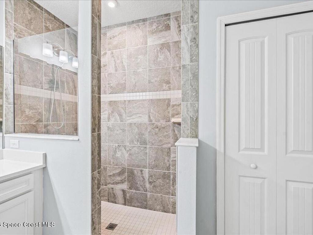 800 Lyons Circle, Palm Bay, FL 32907