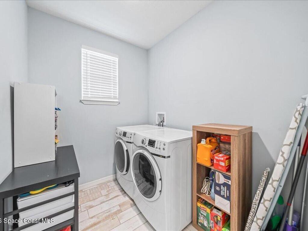 800 Lyons Circle, Palm Bay, FL 32907