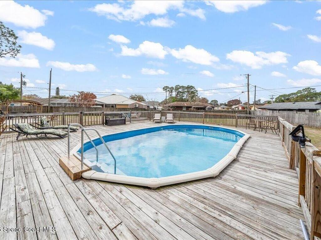 800 Lyons Circle, Palm Bay, FL 32907