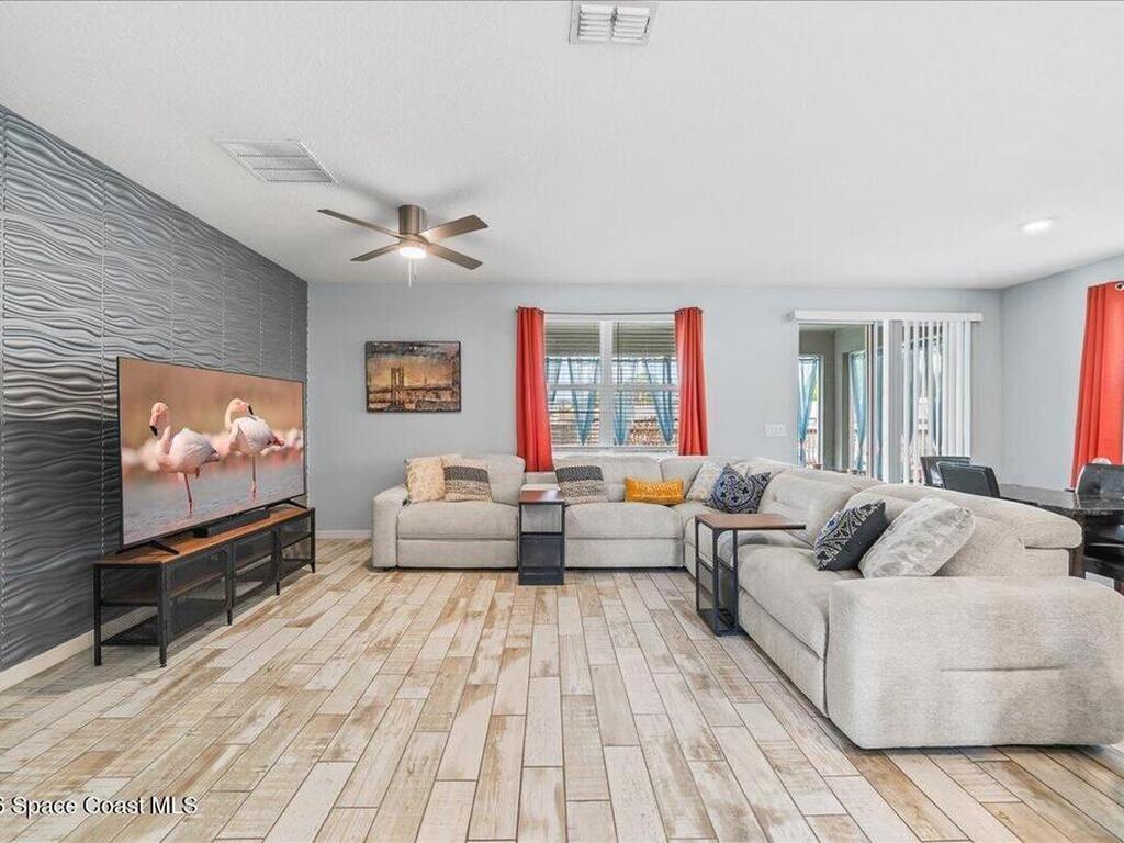 800 Lyons Circle, Palm Bay, FL 32907