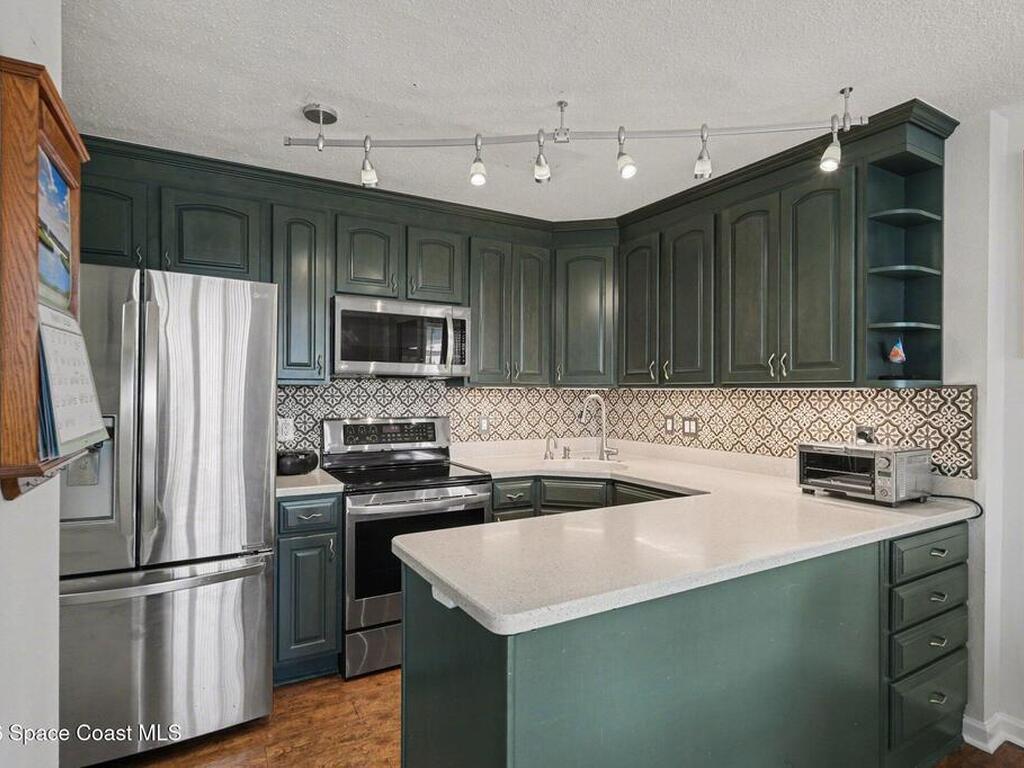 2020 N Atlantic Avenue, Cocoa Beach, FL 32931