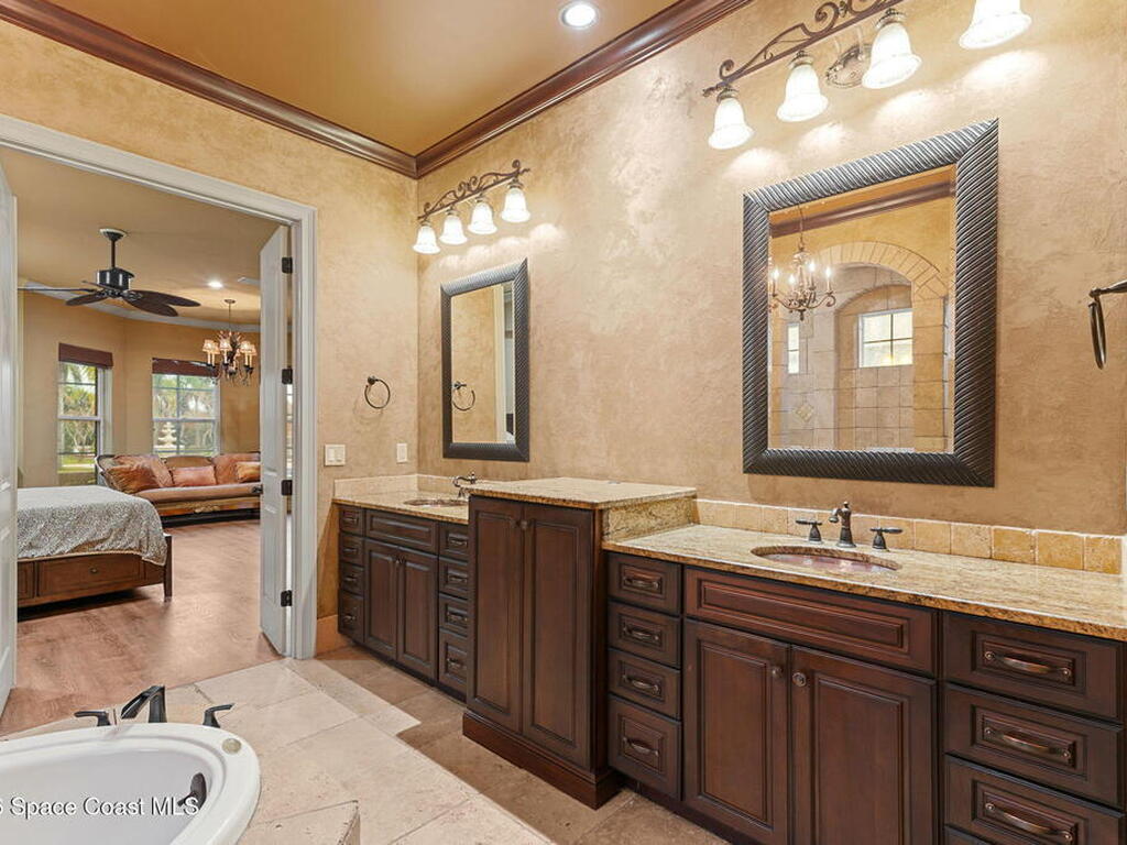 5137 Royal Paddock Way, Merritt Island, FL 32953