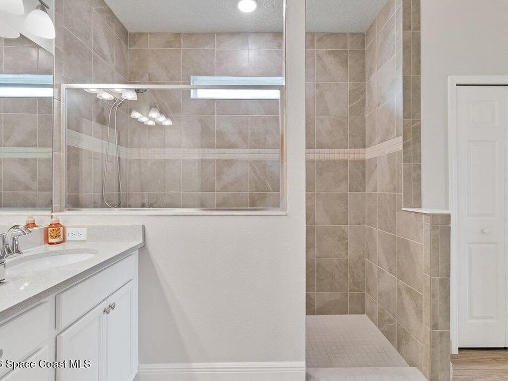 6020 Wild Olive Way, Vero Beach, FL 32966