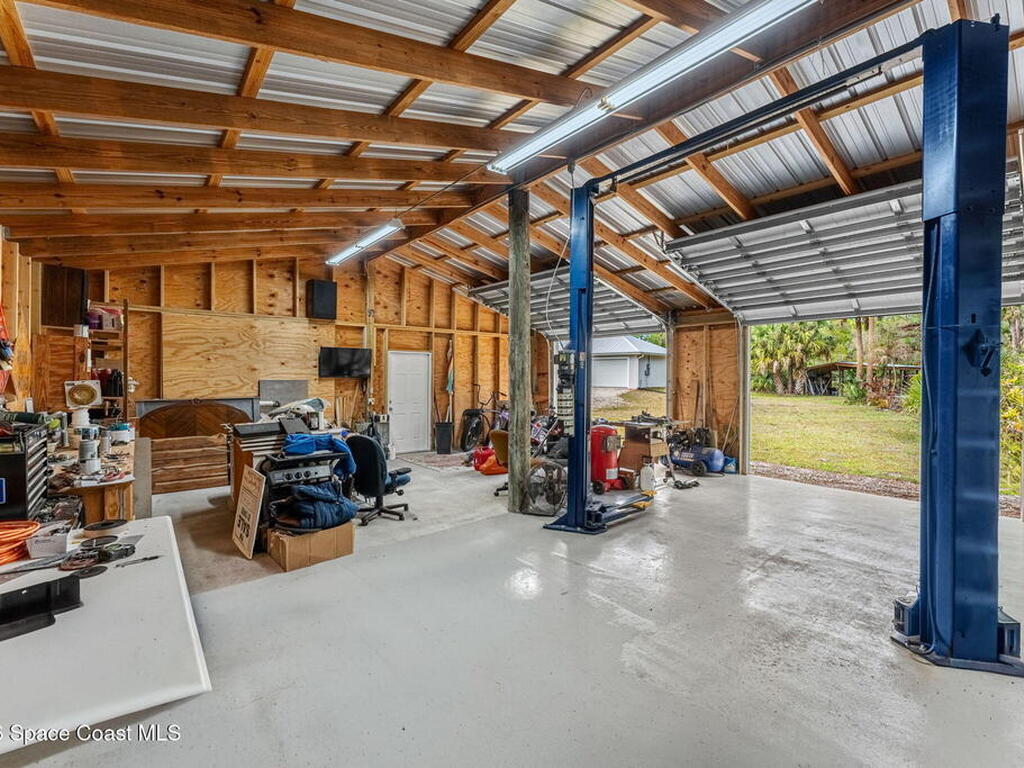 2050 Valkaria Road, Grant-Valkaria, FL 32950