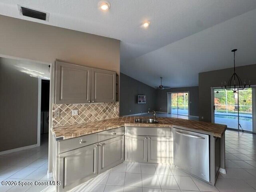 3941 58th Circle, Vero Beach, FL 32966