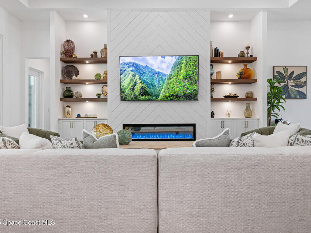 8350 Waxwing Cr Circle, Melbourne, FL 32940