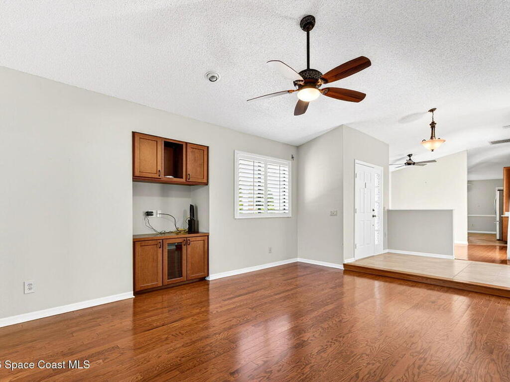 810 Parkside Place, Indian Harbour Beach, FL 32937