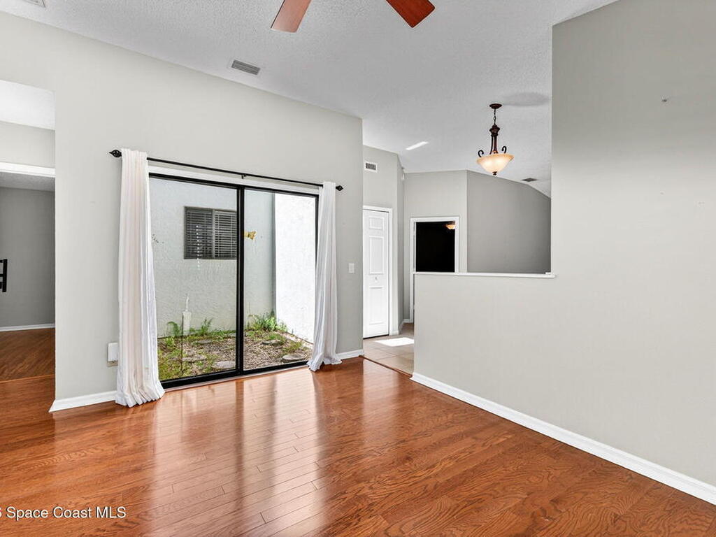 810 Parkside Place, Indian Harbour Beach, FL 32937