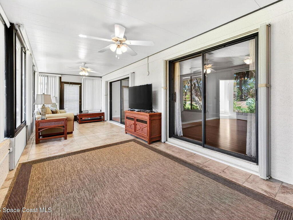 810 Parkside Place, Indian Harbour Beach, FL 32937