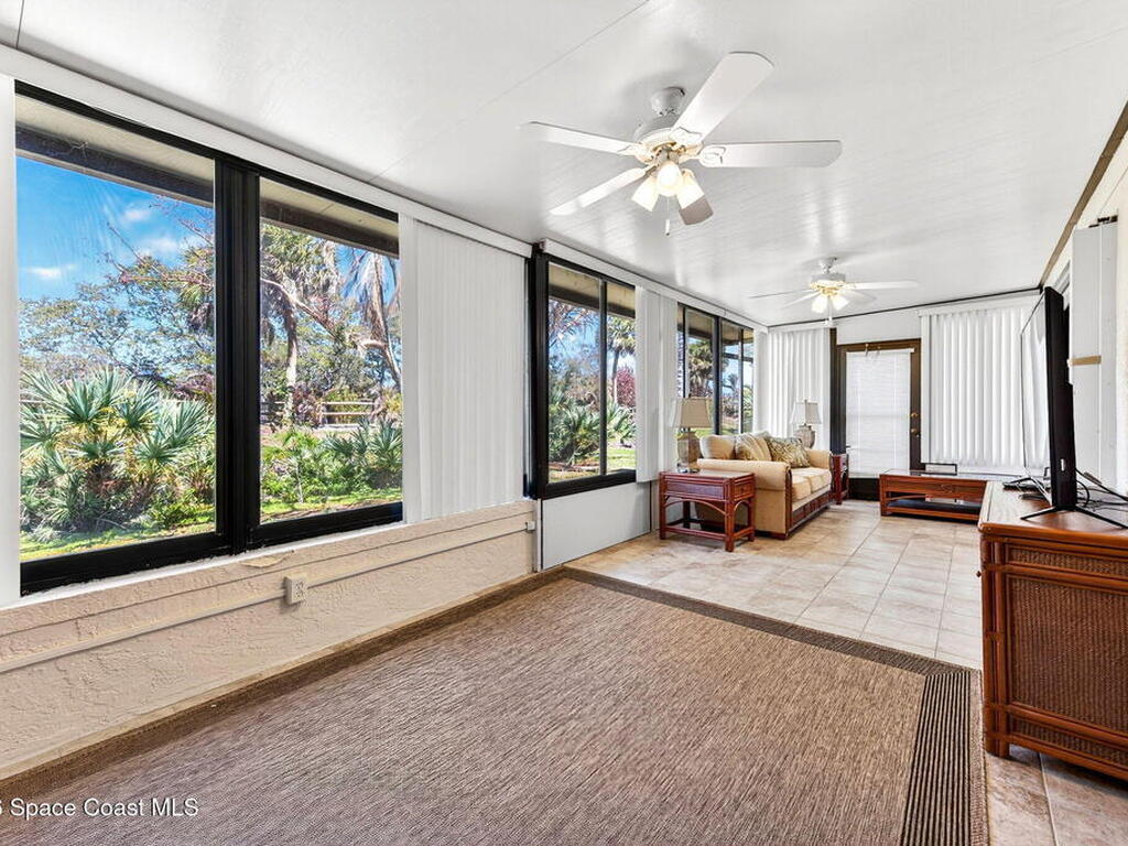 810 Parkside Place, Indian Harbour Beach, FL 32937