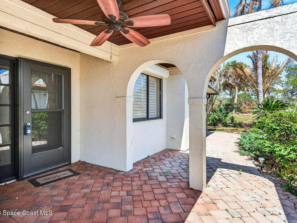 810 Parkside Place, Indian Harbour Beach, FL 32937