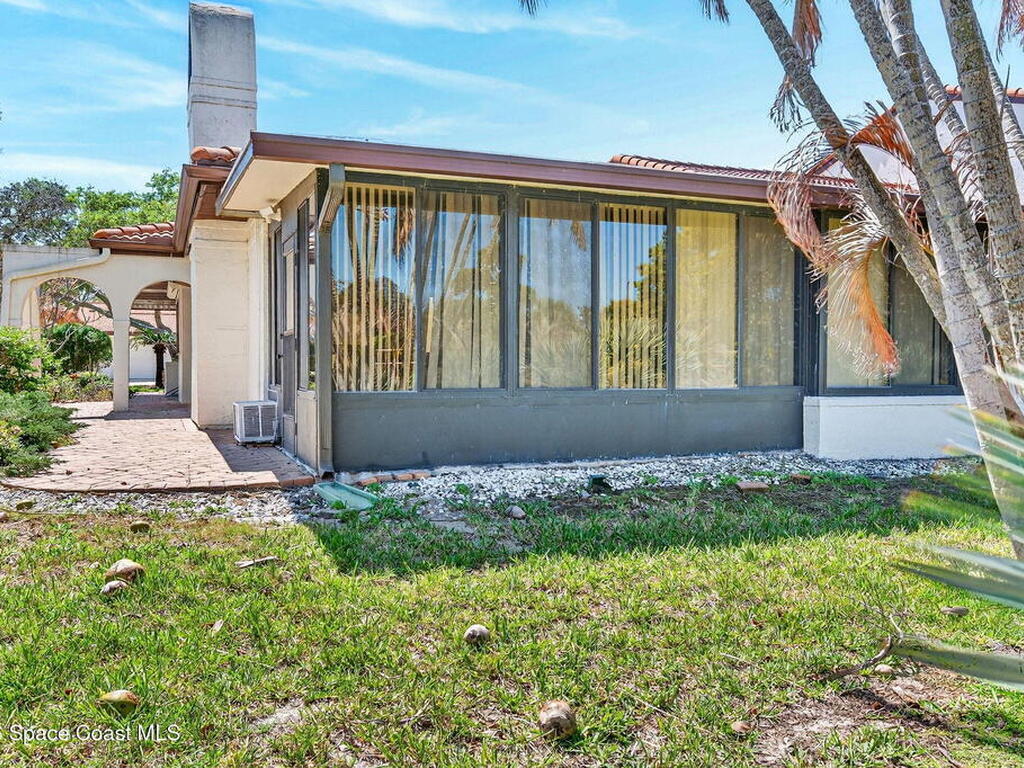 810 Parkside Place, Indian Harbour Beach, FL 32937