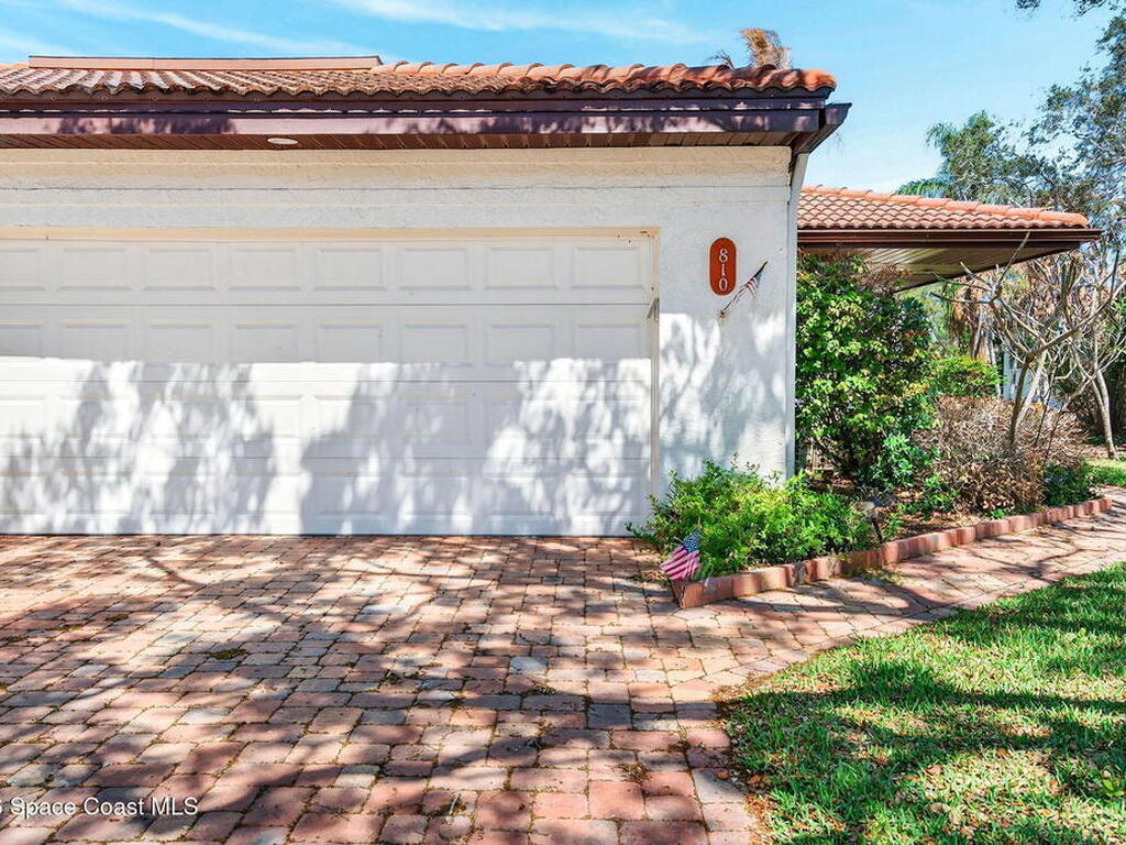 810 Parkside Place, Indian Harbour Beach, FL 32937