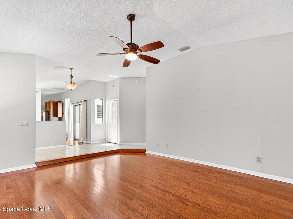 810 Parkside Place, Indian Harbour Beach, FL 32937