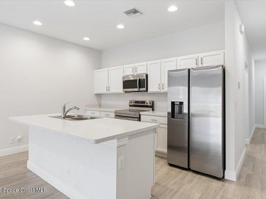 1645 19th Avenue, Vero Beach, FL 32962