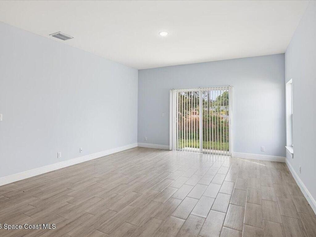 1645 19th Avenue, Vero Beach, FL 32962