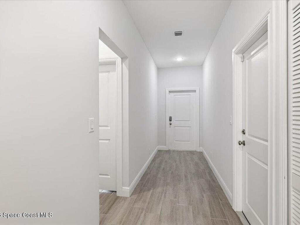 1645 19th Avenue, Vero Beach, FL 32962