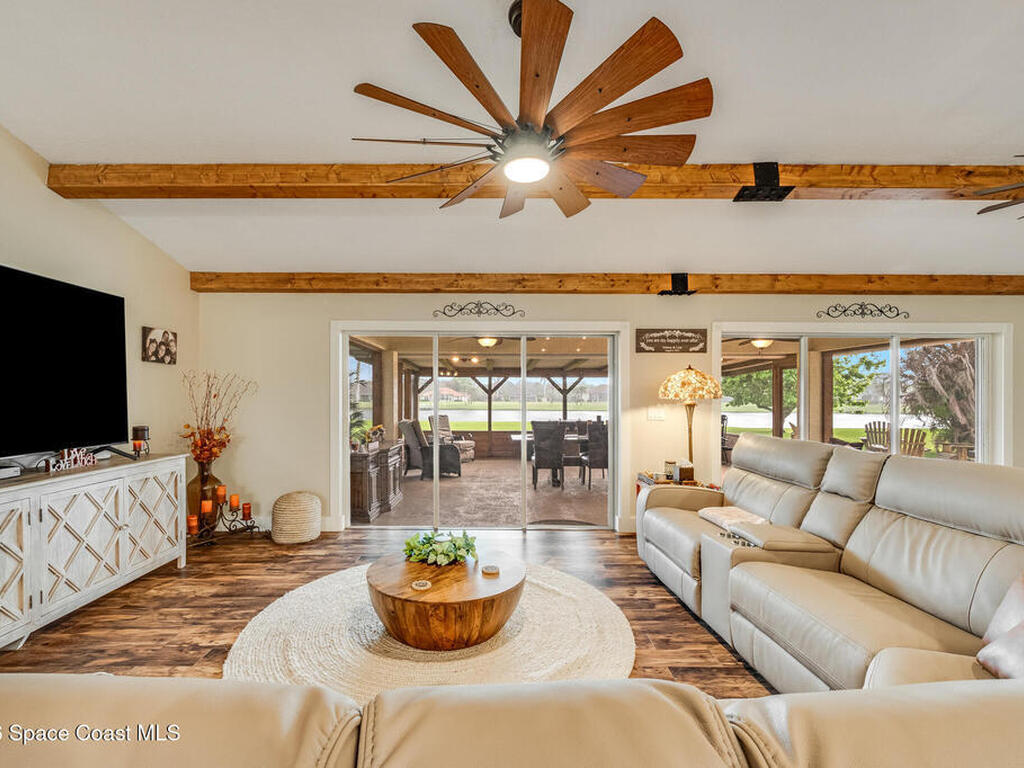 1516 Eagles Circle, Sebastian, FL 32958