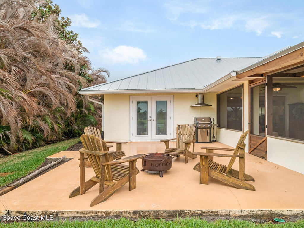 1516 Eagles Circle, Sebastian, FL 32958