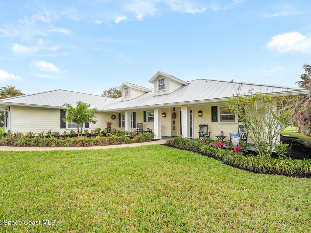 1516 Eagles Circle, Sebastian, FL 32958