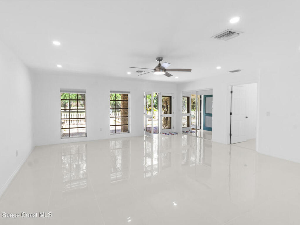 6235 4th Street, Vero Beach, FL 32968