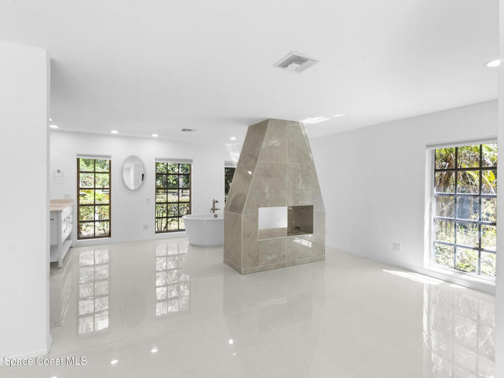 6235 4th Street, Vero Beach, FL 32968