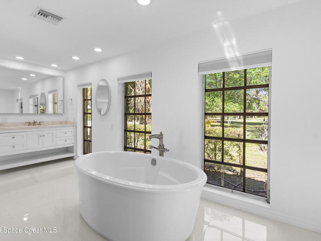 6235 4th Street, Vero Beach, FL 32968