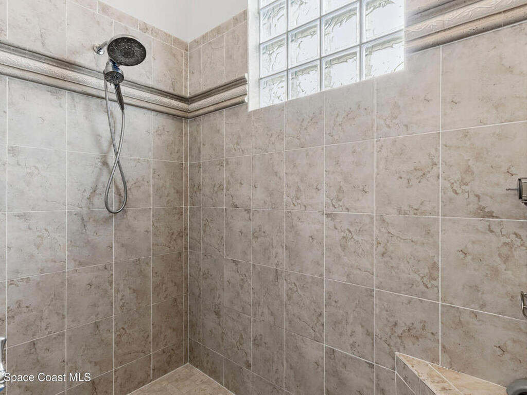 1360 S Village Square, Vero Beach, FL 32966