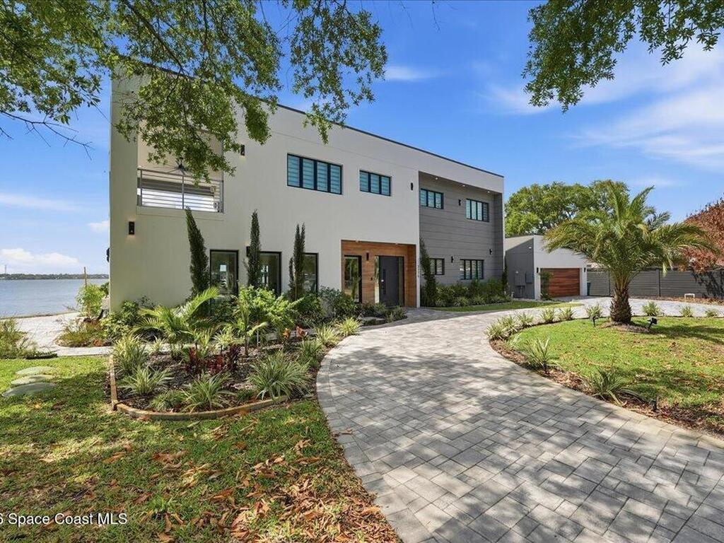 2175 S Tropical Trail, Merritt Island, FL 32952