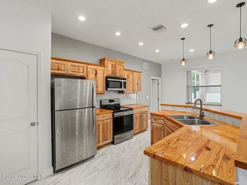 416 La Veta Drive, West Melbourne, FL 32904