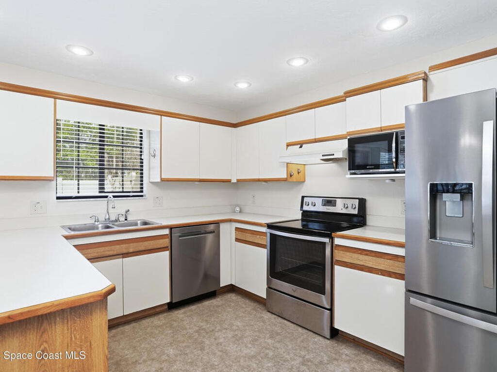 867 Greenwood Manor Circle, West Melbourne, FL 32904