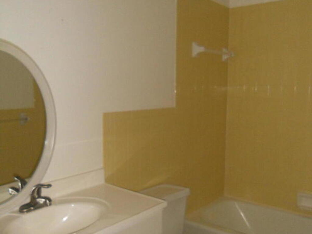 870 N Cocoa Boulevard, Cocoa, FL 32922