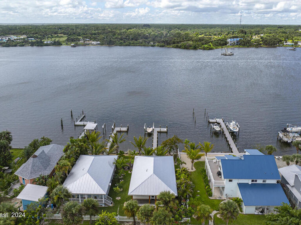 19 Vip Island, Grant-Valkaria, FL 32949