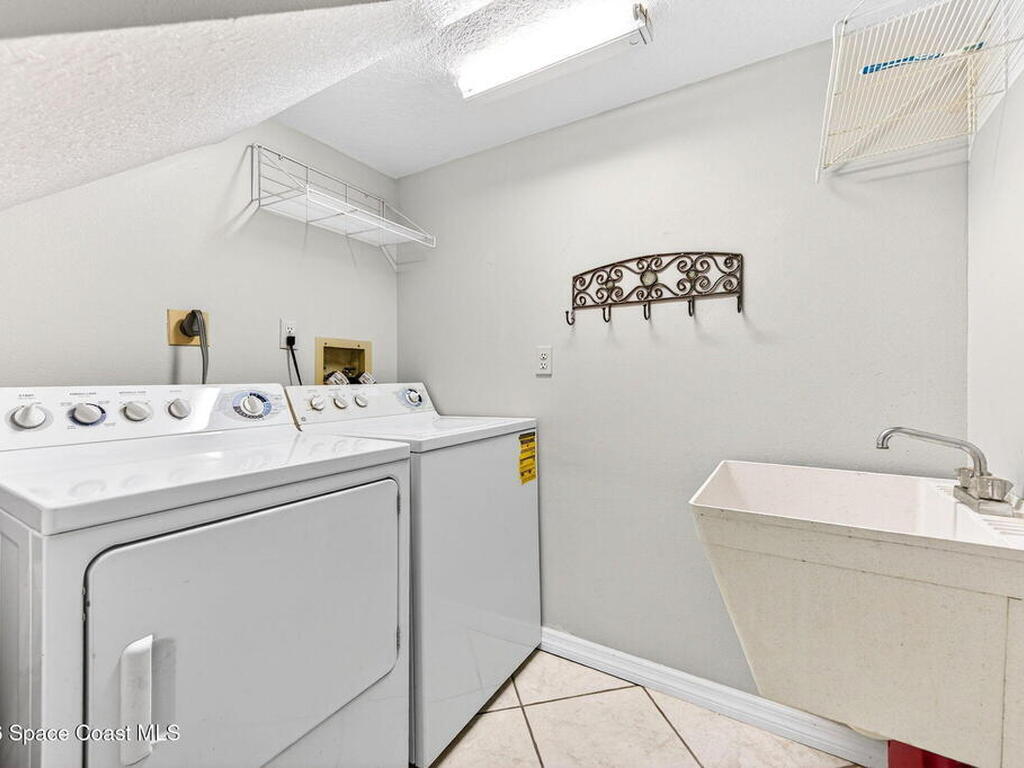 135 Escambia Lane, Cocoa Beach, FL 32931