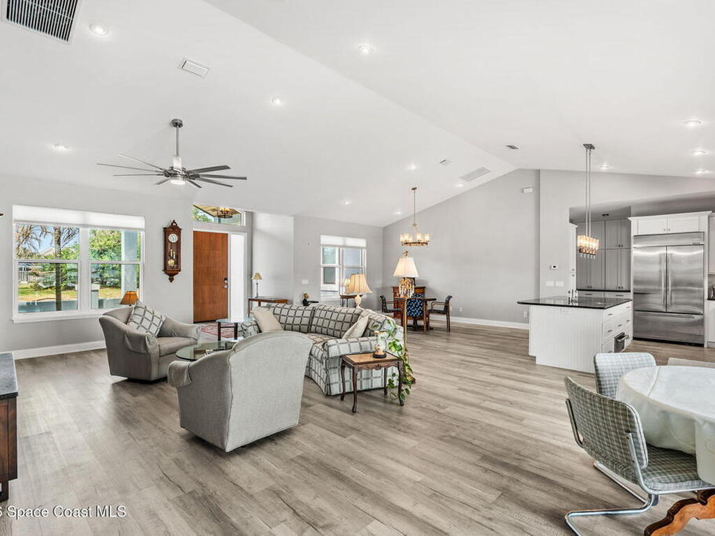 112 Cat Cay Lane, Indian Harbour Beach, FL 32937