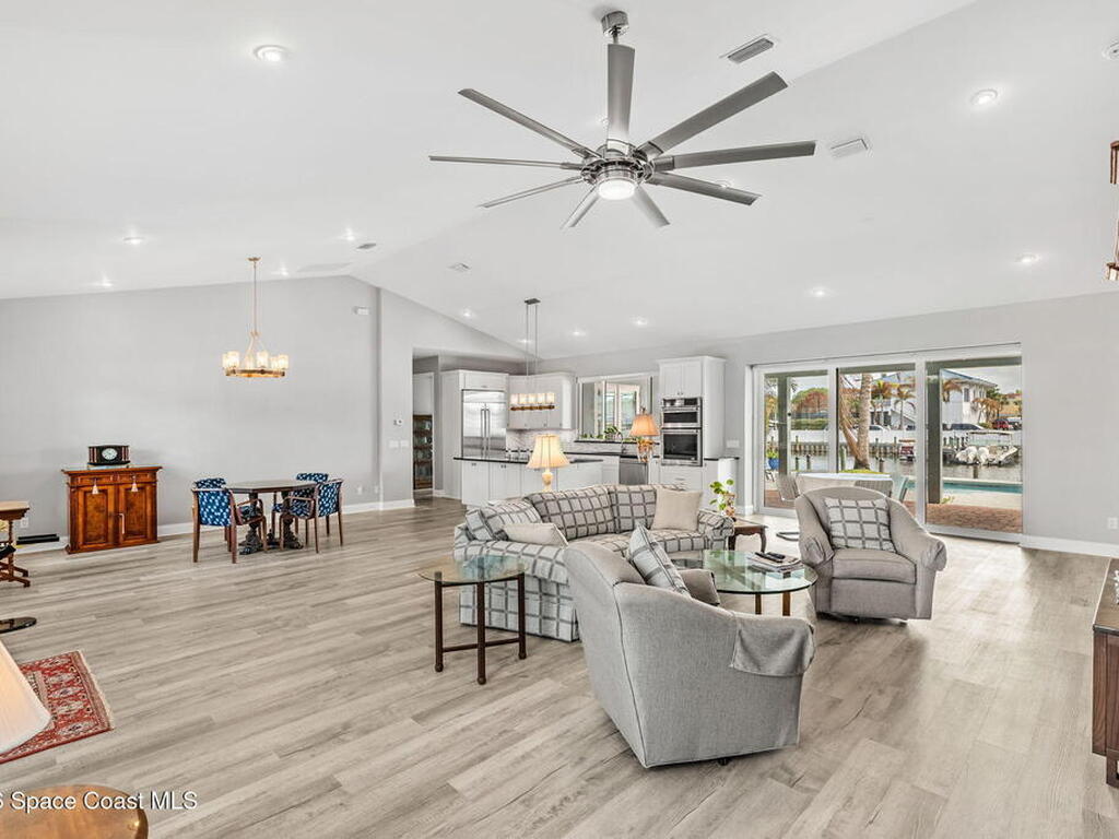 112 Cat Cay Lane, Indian Harbour Beach, FL 32937