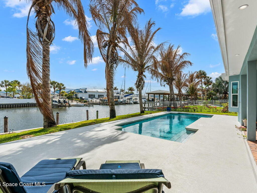 112 Cat Cay Lane, Indian Harbour Beach, FL 32937