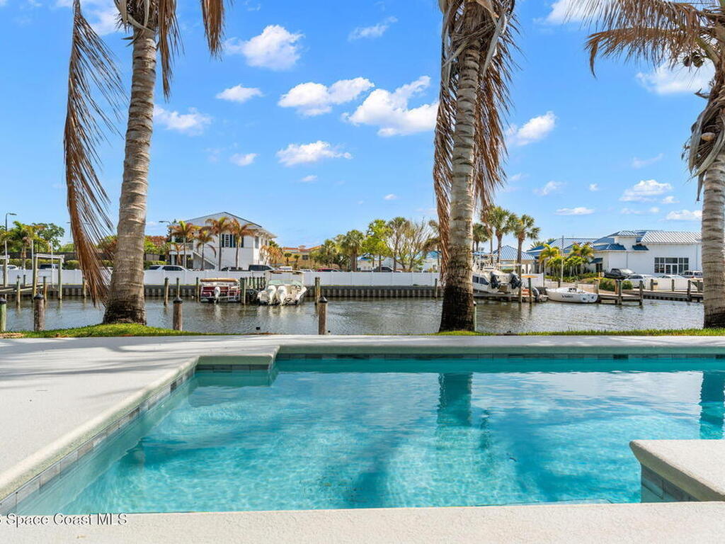 112 Cat Cay Lane, Indian Harbour Beach, FL 32937