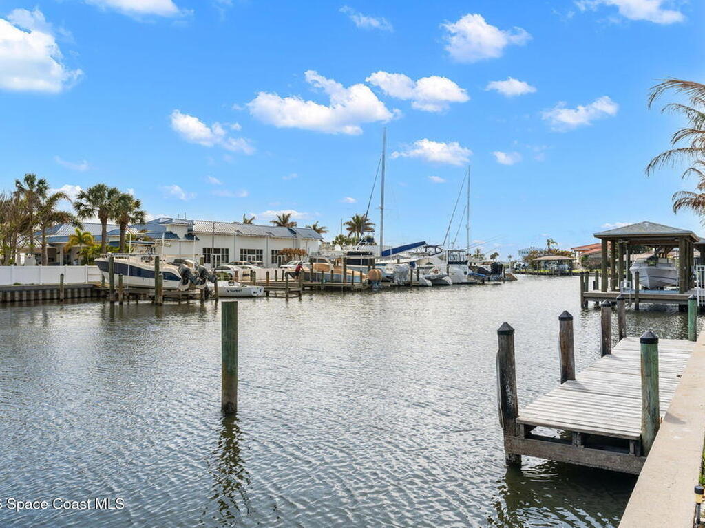 112 Cat Cay Lane, Indian Harbour Beach, FL 32937