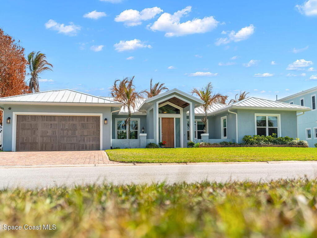 112 Cat Cay Lane, Indian Harbour Beach, FL 32937