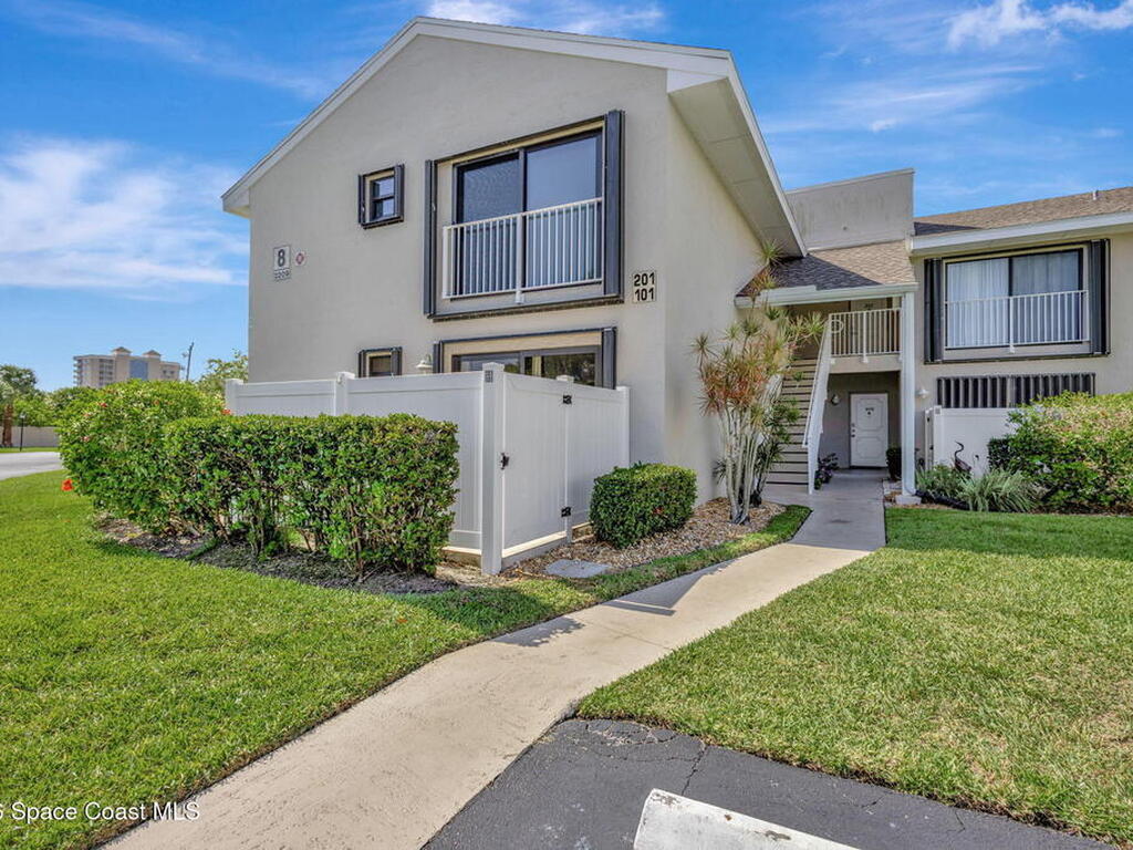 3209 S Lakeview Circle, Fort Pierce, FL 34949