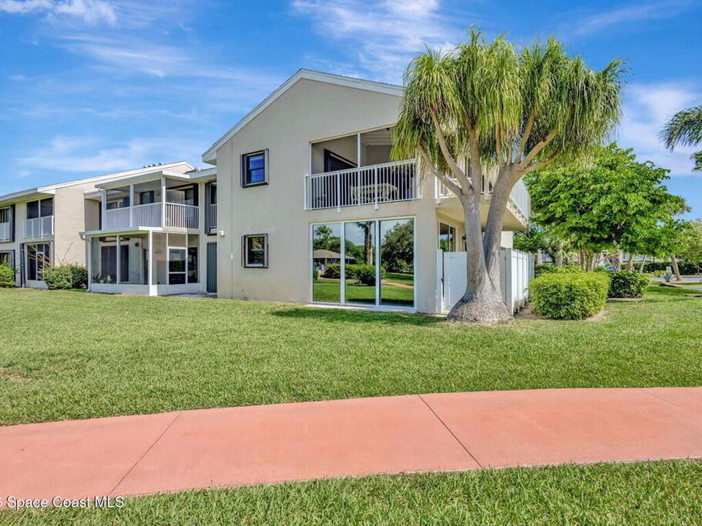 3209 S Lakeview Circle, Fort Pierce, FL 34949