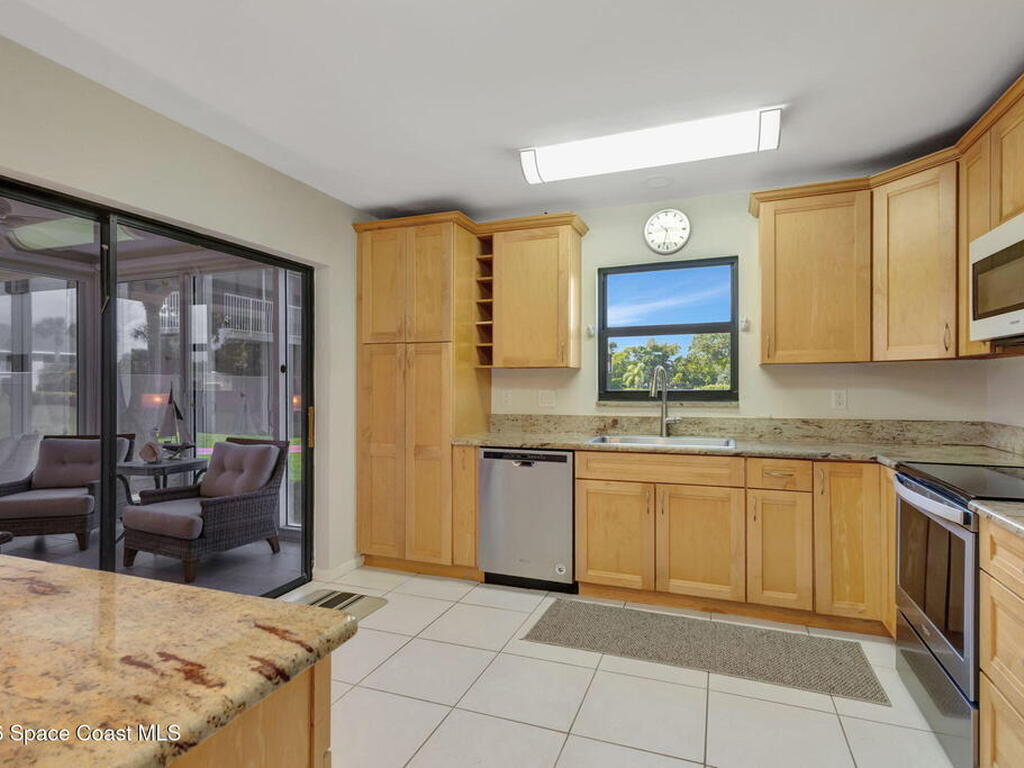 3209 S Lakeview Circle, Fort Pierce, FL 34949