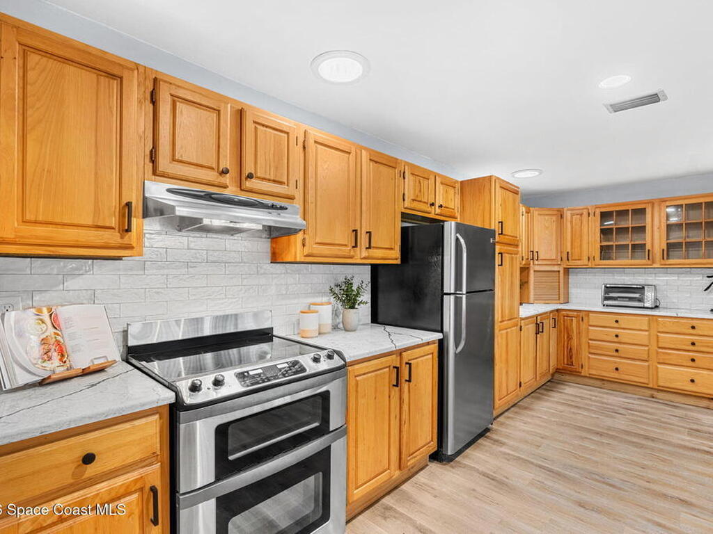 975 Oak Street, Merritt Island, FL 32953