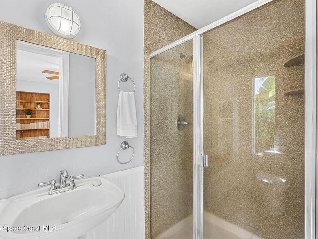 975 Oak Street, Merritt Island, FL 32953