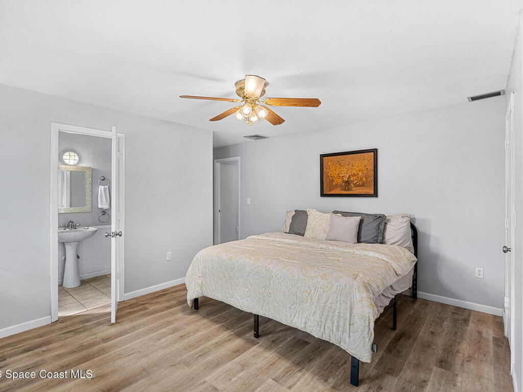 975 Oak Street, Merritt Island, FL 32953