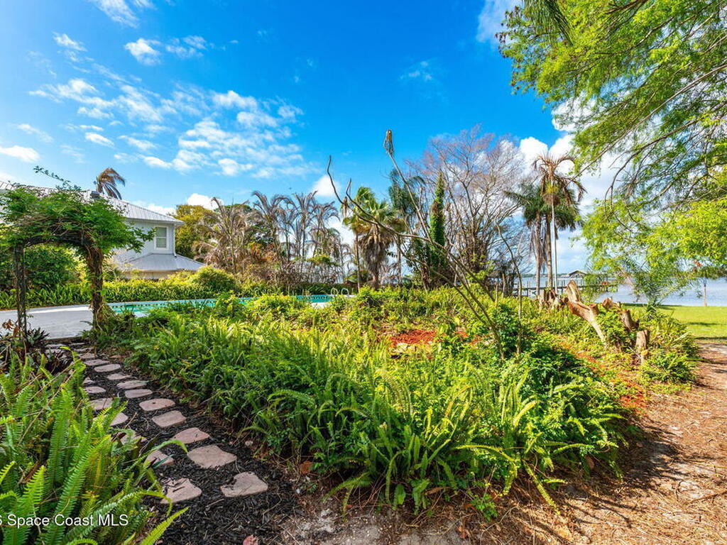 975 Oak Street, Merritt Island, FL 32953