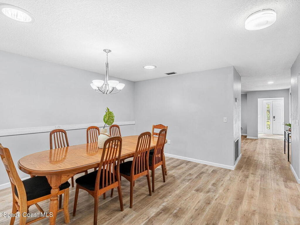 975 Oak Street, Merritt Island, FL 32953