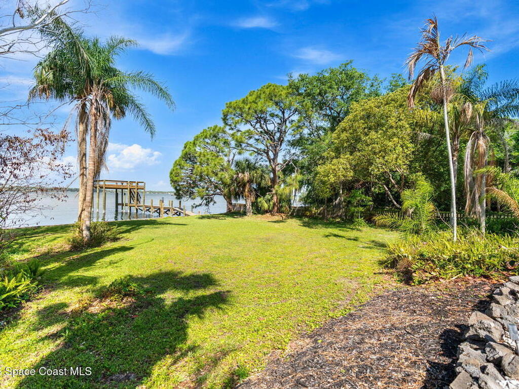 975 Oak Street, Merritt Island, FL 32953