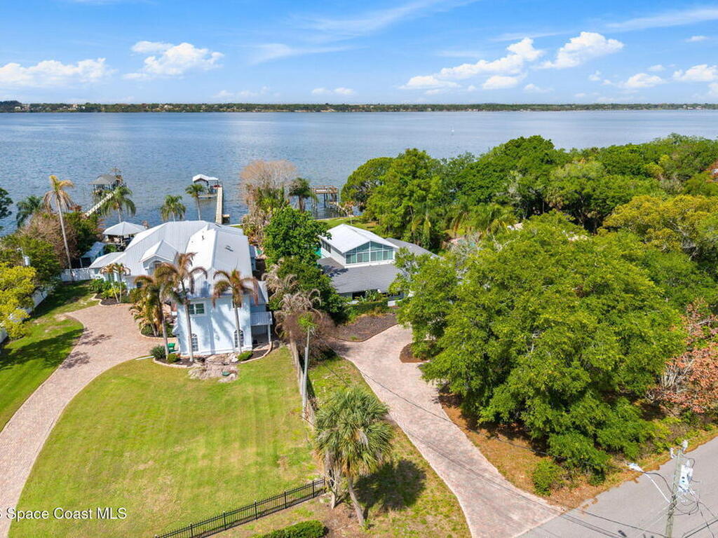 975 Oak Street, Merritt Island, FL 32953